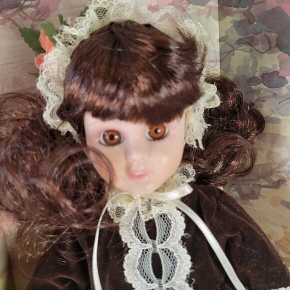 Porcelain Doll Classical Symphony Special Edition 1992 12" Adorable Memories - Picture 4 of 16